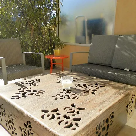 Studio Emmanuelle Apartment