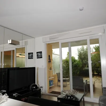 Studio Emmanuelle Apartment